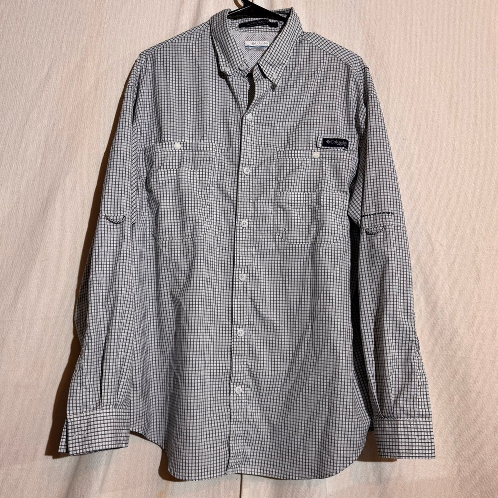 Columbia // blue, white windowpane plaid super tamiami Omni shield shirt size L